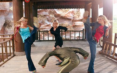 Әйелдің ғашығы күйеуі мен әйелін сиқыған видео